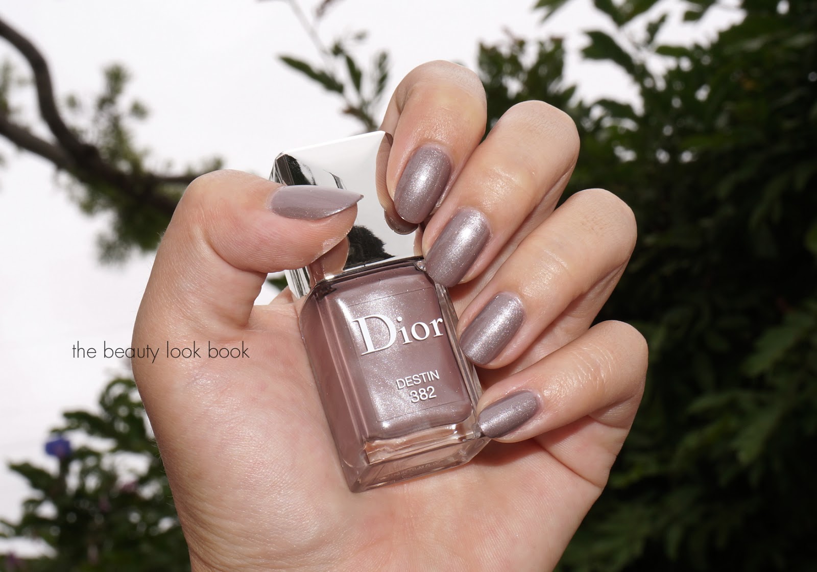 Dior マニキュア Dior Mystic Metallics Vernis: Destin 382 and Galaxie 992 - The